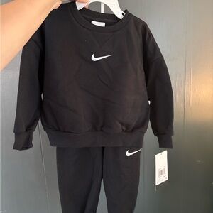 Nike Toddler Black Sweatshirt and Pants Set | NWT | 2t